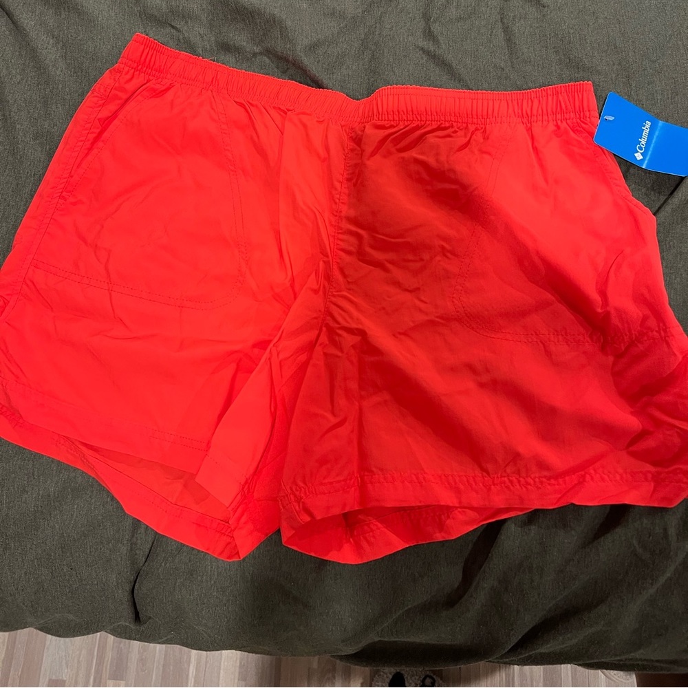Brand new with tags Columbia active wear shorts in the color red hibiscus